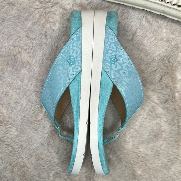 Spenco | Aqua Sea Cheetah-Accent Hampton Flip-Flop - Picture 8 of 15